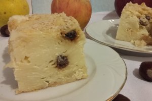 Paste cu branza, mere si stafide