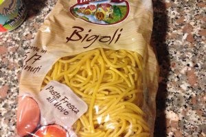 Bigoli cu speack si ceapa verde
