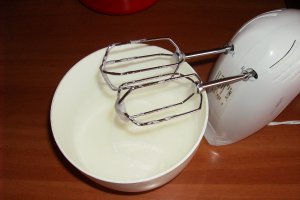 Prăjitură cu banane și coajă de chitră (lămâie, portocale)