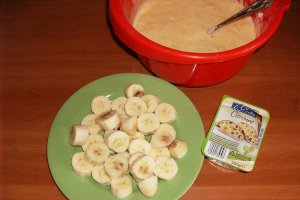 Prăjitură cu banane și coajă de chitră (lămâie, portocale)