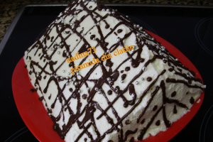 Tort piramida din clatite