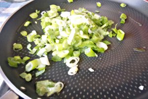 Fritatta cu ceapa verde si cartofi