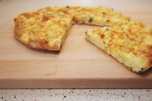 Fritatta cu ceapa verde si cartofi