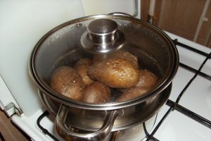 Salată de cartofi cu chimen