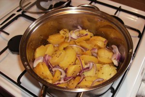Salată de cartofi cu chimen