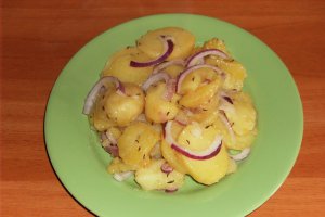 Salată de cartofi cu chimen