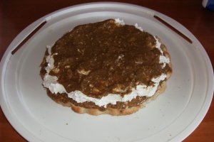Tort cu alune de pădure şi krantz