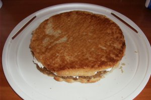 Tort cu alune de pădure şi krantz