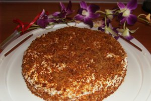 Tort cu alune de pădure şi krantz