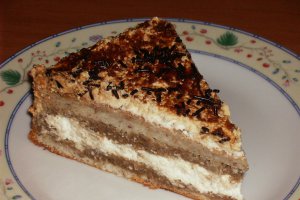 Tort cu alune de pădure şi krantz