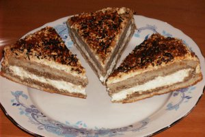 Tort cu alune de pădure şi krantz