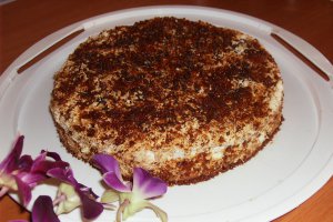 Tort cu alune de pădure şi krantz