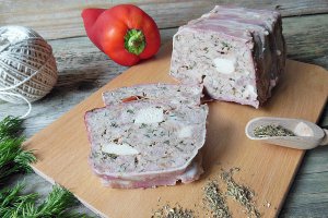 Terina cu carne tocata si piept de pui