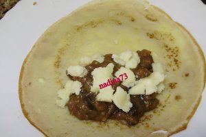 Clatite umplute cu ciuperci