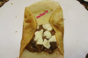 Clatite umplute cu ciuperci