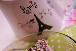 Prajitura cheesecake cu dulceata de capsuni