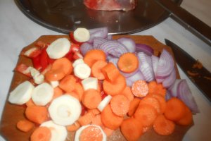 Rasol de vita cu legume la cuptor