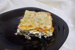 Lasagna cu sos de branza si ciuperci
