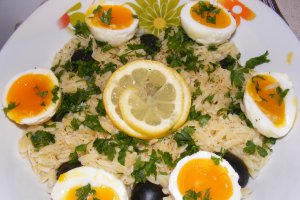Salată de paste (risone) cu ton