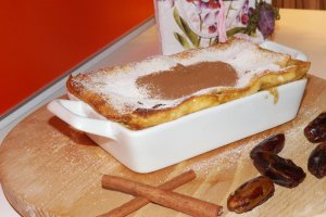 Lasagna cu crema fina de branza si curmale uscate