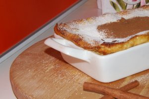Lasagna cu crema fina de branza si curmale uscate