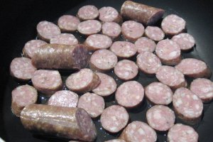 Ciuperci in sos alb, cu carnati de casa