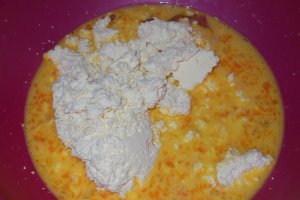 Pizza cu blat de spaghete