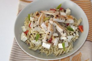 Fusilli cu sos Pesto si piept de pui