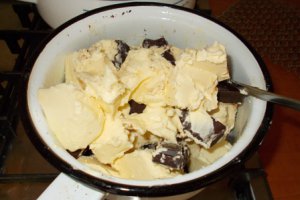 Negresa cu crema de branza si merisoare