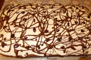 Negresa cu crema de branza si merisoare