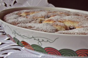 Prăjitură cu cremă de brânză şi vişine