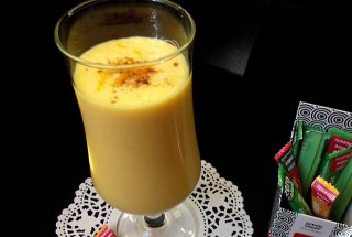 Smoothie de mango,kaki şi portocală