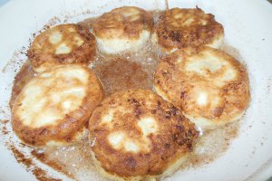 Gogosele cu branza si crema de ciocolata