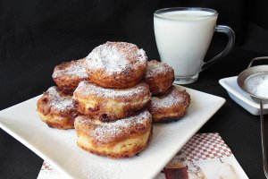 Gogosele cu branza si crema de ciocolata