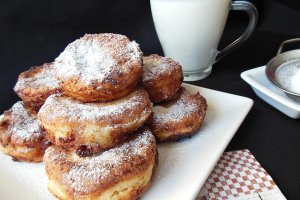 Gogosele cu branza si crema de ciocolata