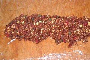 Salam de biscuiţi, reţetă cu nuca