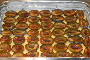 Prajitura cu prune si bezea by Gaby