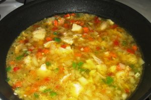 Piept de pui cu legume si orez brun