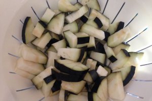 Vinete cu rosii si zucchini