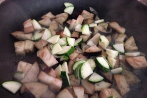 Vinete cu rosii si zucchini