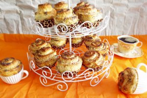 Briose cu mascarpone, scortisoara si mac