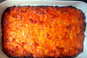 Pizza cu parizer, salam si branza