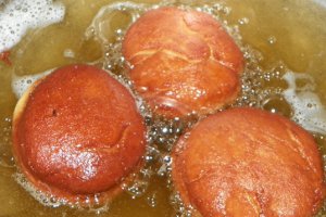 Gogosi pufoase cu unt, reteta delicioasa pentru un deliciu usor de preparat si savurat