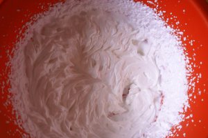 Savarine cu dulceata de zmeura