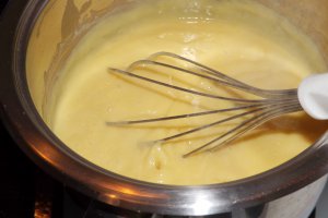 Tort cu crema caramel