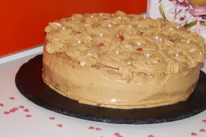Tort cu crema caramel