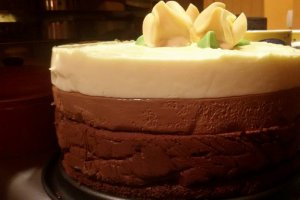 Tort TREI CIOCOLATE