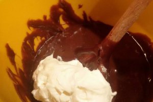Tort TREI CIOCOLATE