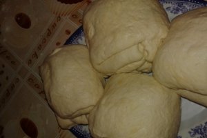 Pateuri cu branza si urda