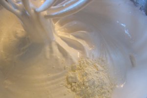 Chec bicolor cu fructe de padure